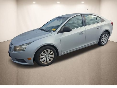 Used 2011 Chevrolet Cruze LS w/ Connectivity Package image 10