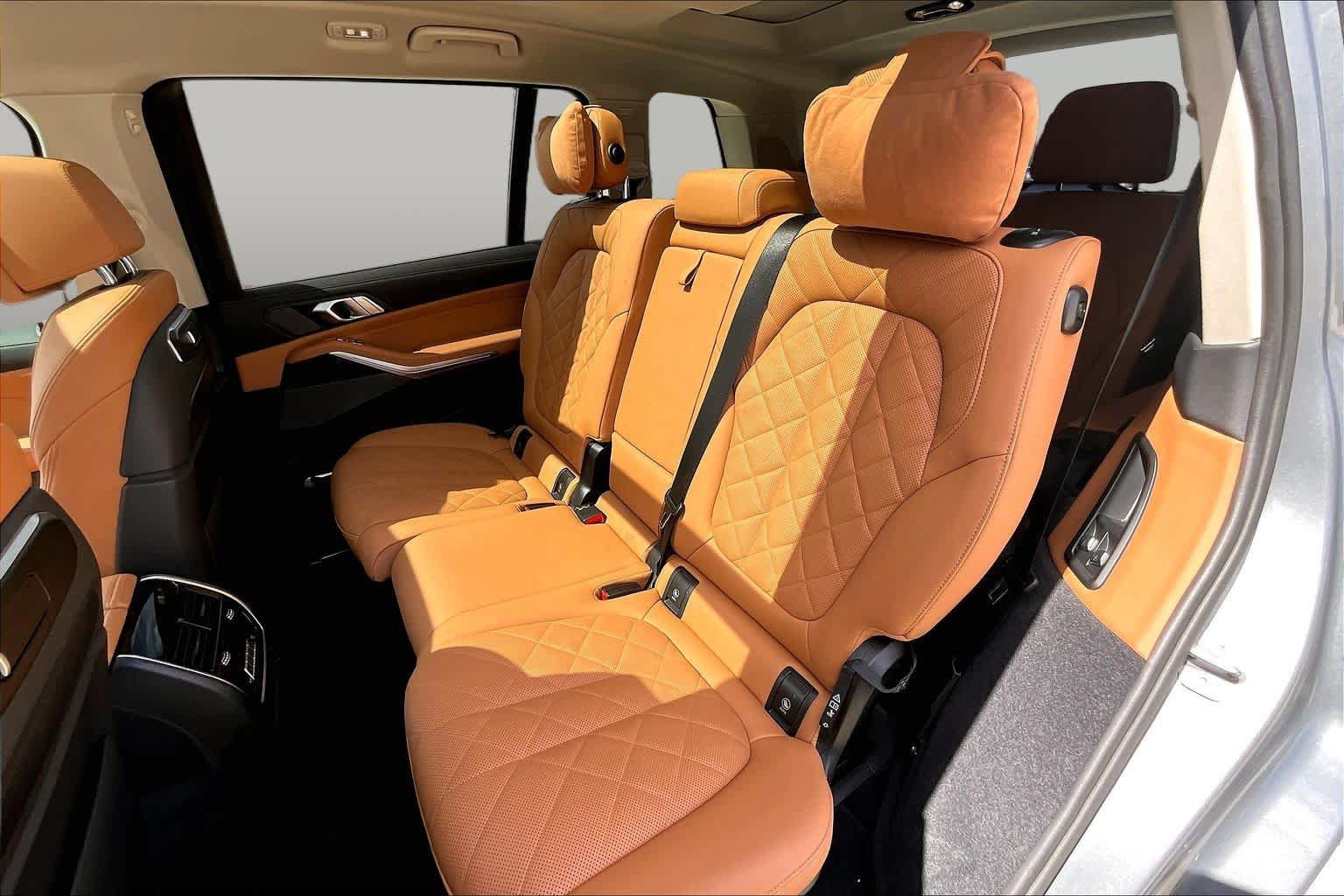 Used 2024 BMW X7 xDrive40i AWD/4WD image 18