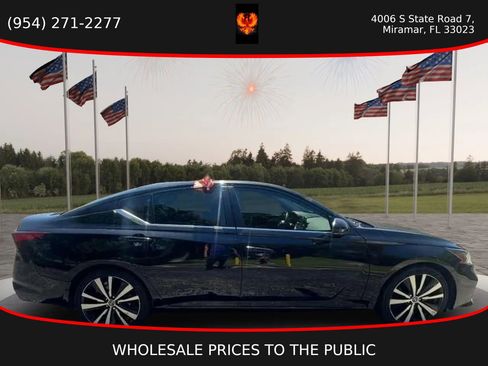 Used 2021 Nissan Altima 2.5 SR w/ SR Premium Package FWD image 8