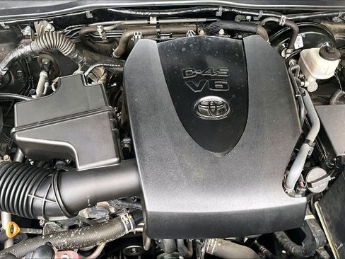 Used 2022 Toyota Tacoma SR5 w/ Technology Package RWD image 33