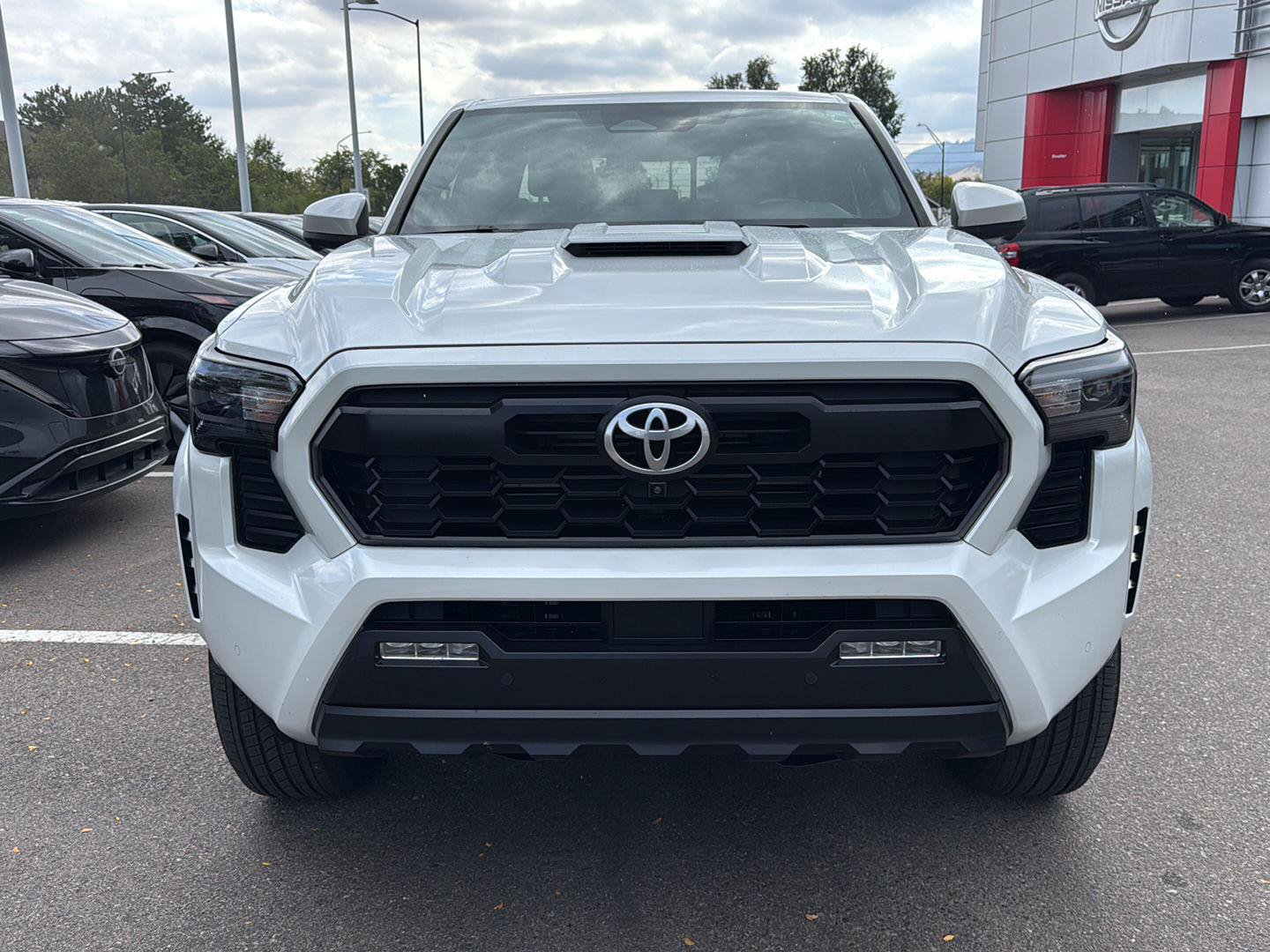 Used 2024 Toyota Tacoma TRD Sport w/ TRD Sport Premium Package AWD/4WD image 3