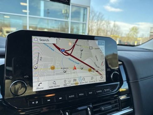 Used 2024 Nissan Pathfinder SL image 17