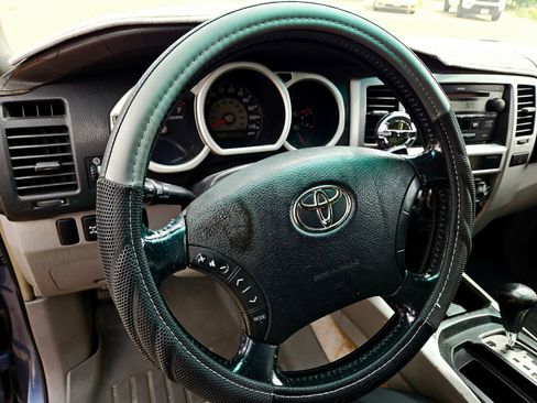 Used 2004 Toyota 4Runner SR5 image 9