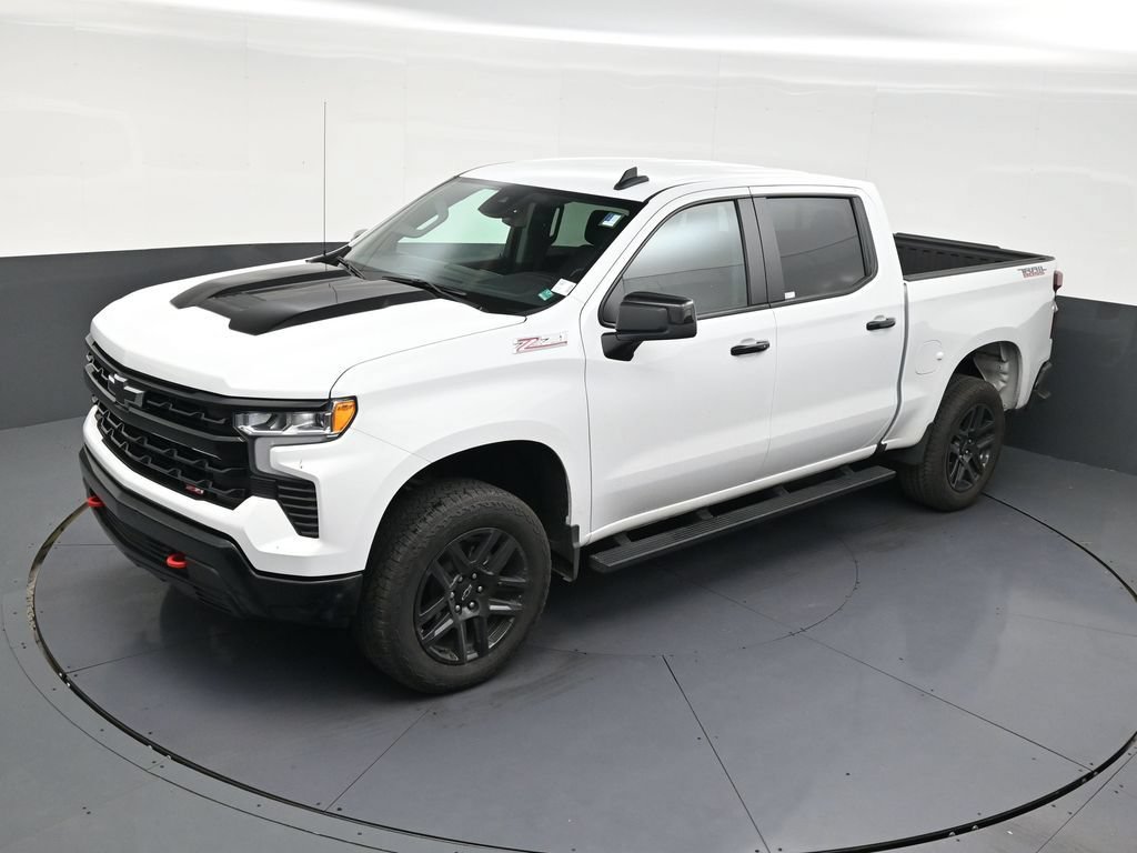 Used 2025 Chevrolet Silverado 1500 LT Trail Boss w/ Convenience Package II AWD/4WD image 12
