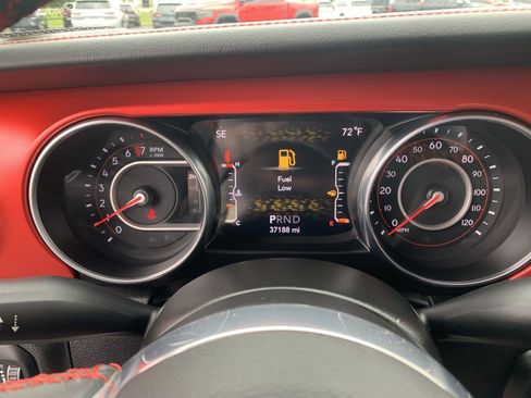 Used 2022 Jeep Wrangler Unlimited Rubicon w/ Cold Weather Group image 18