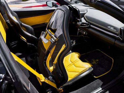 Used 2013 Ferrari 458 Spider RWD image 42
