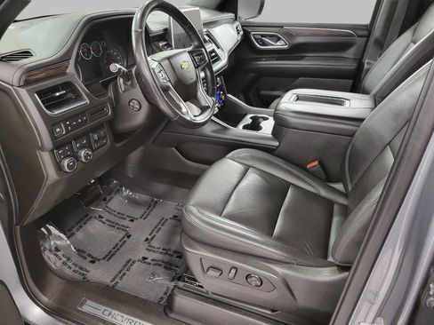 Used 2021 Chevrolet Suburban LT w/ Luxury Package image 9