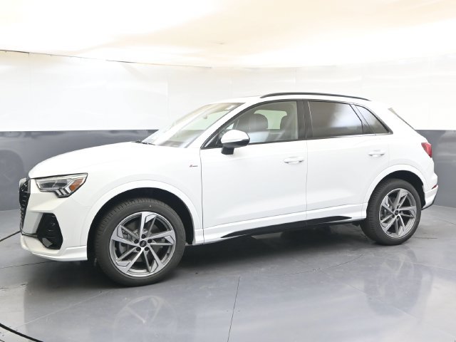Used 2025 Audi Q3 2.0T Premium w/ Convenience Plus Package AWD/4WD image 2
