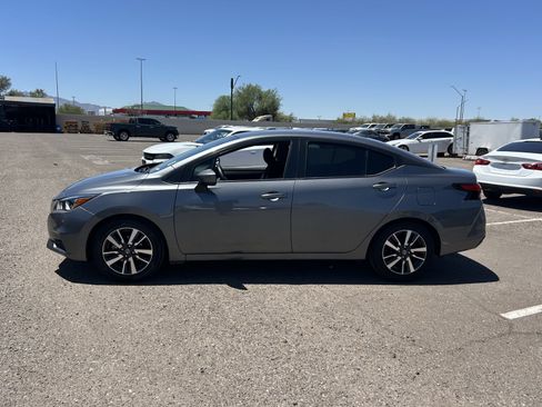 Used 2020 Nissan Versa SV FWD image 2
