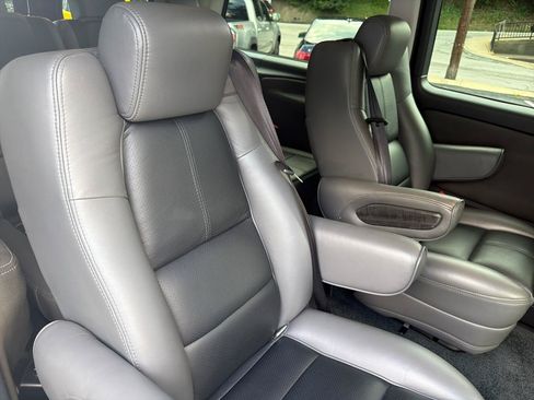 Used 2019 Mercedes-Benz Metris Passenger image 22
