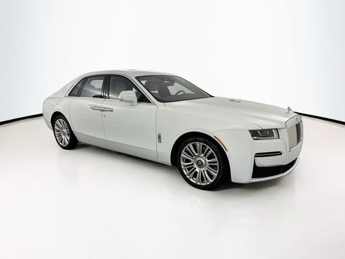 Used 2022 Rolls-Royce Ghost image 3