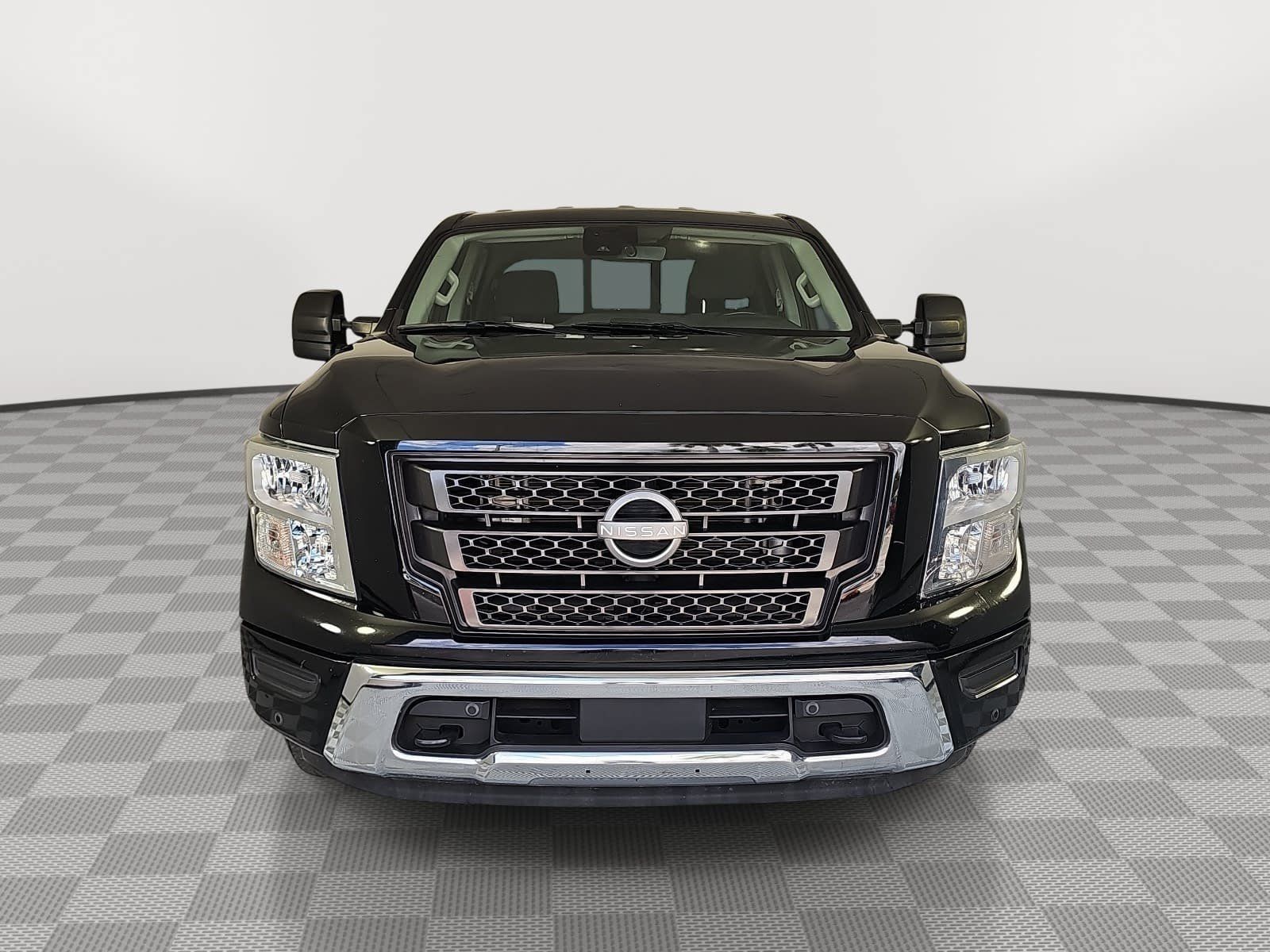 Used 2023 Nissan Titan SV w/ SV Convenience Package RWD image 3