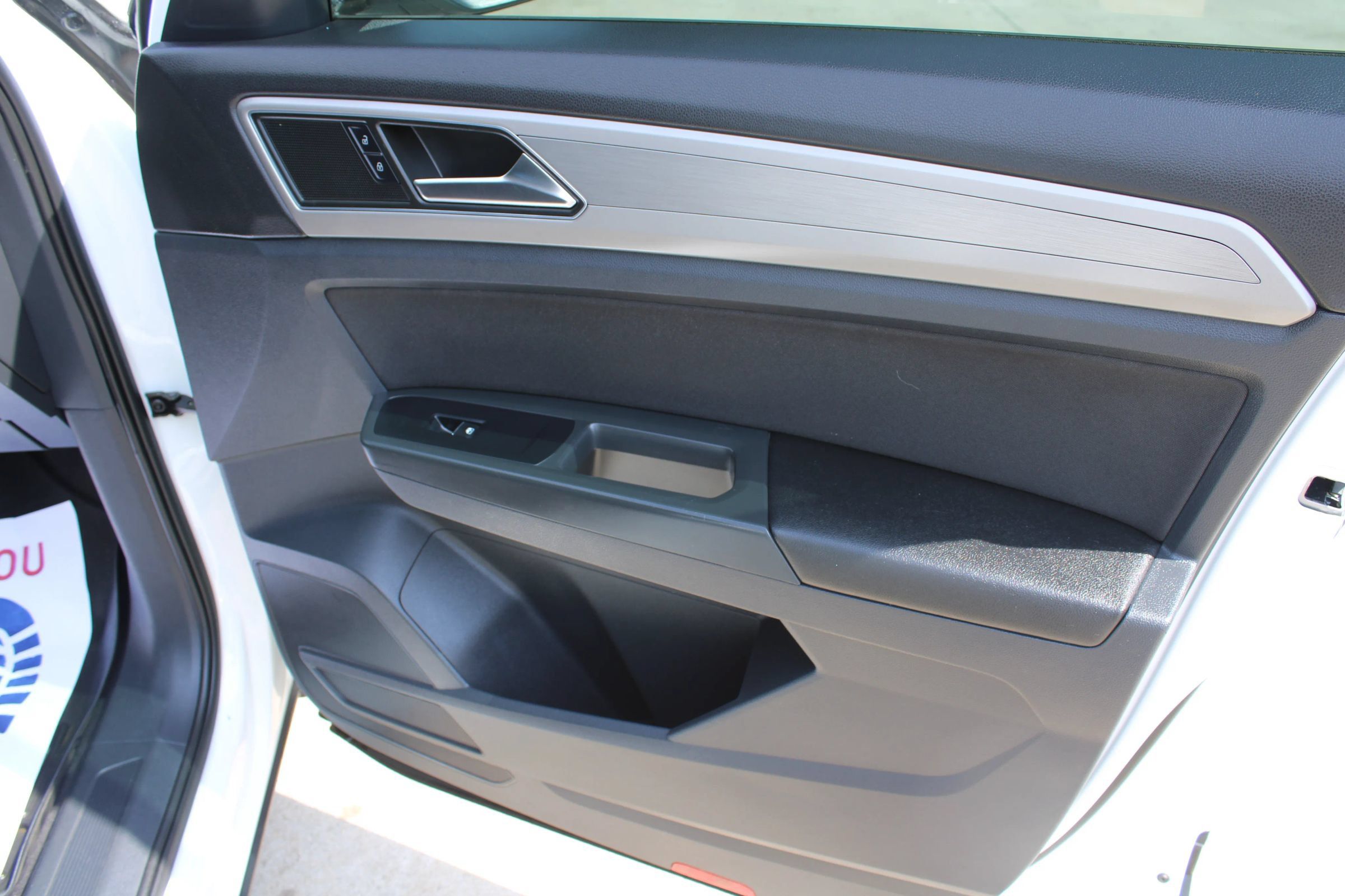 Used 2018 Volkswagen Atlas Launch Edition FWD image 22