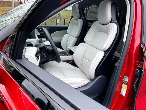 New 2026 Lincoln Aviator Reserve image 9