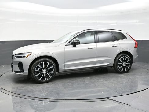 Used 2025 Volvo XC60 B5 Plus AWD/4WD image 3