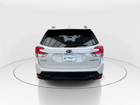 Used 2021 Subaru Forester Premium image 7