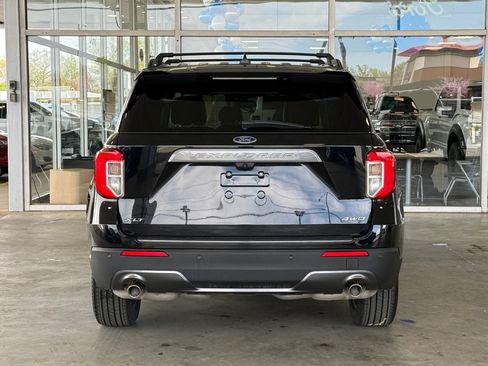 Used 2022 Ford Explorer XLT w/ Equipment Group 202A image 10