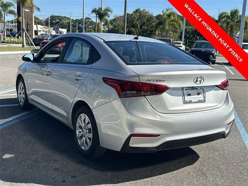 Used 2022 Hyundai Accent SE image 8