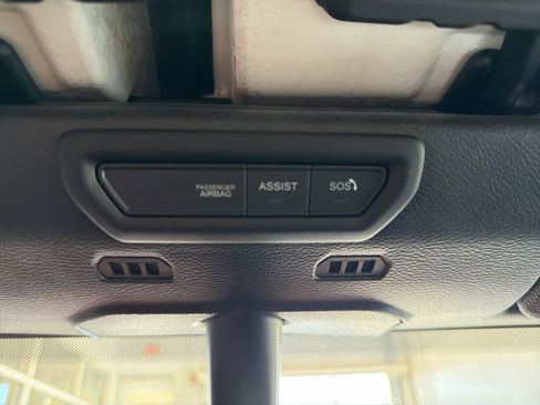 Used 2022 Jeep Wrangler Unlimited Sport image 30