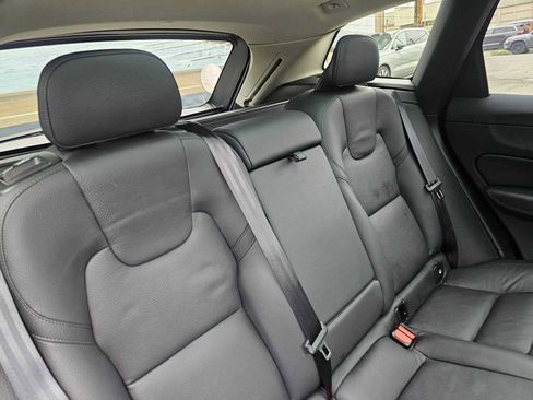 Certified 2025 Volvo XC60 B5 Plus w/ Protection Package Premier image 14
