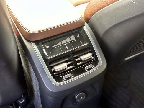 Certified 2024 Volvo XC90 T8 Plus w/ Protection Package Premier image 13