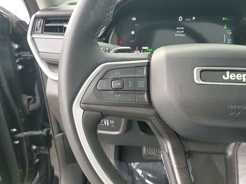 Used 2023 Jeep Grand Cherokee 4WD 4xe image 17