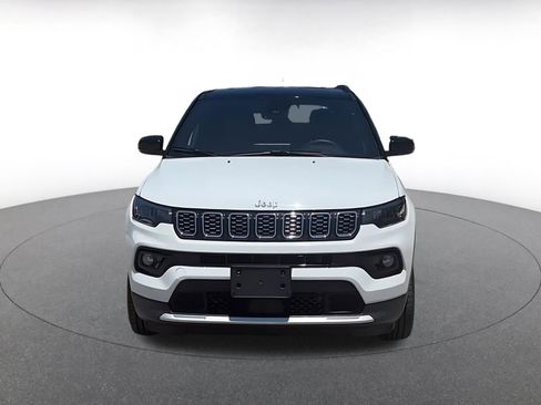 Used 2025 Jeep Compass Limited AWD/4WD image 4