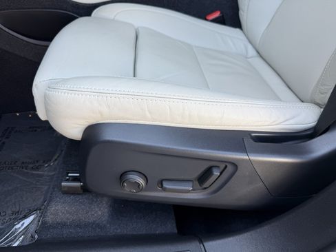 Used 2023 Volvo XC40 B4 Plus w/ Protection Package Premier FWD image 32