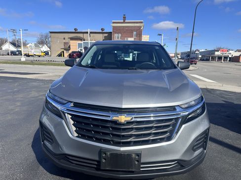 Used 2023 Chevrolet Equinox LS image 2