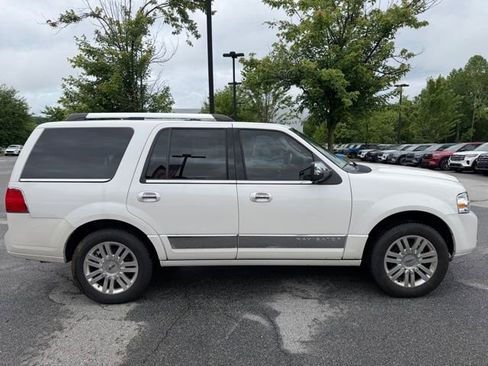 Used 2014 Lincoln Navigator 4WD image 6