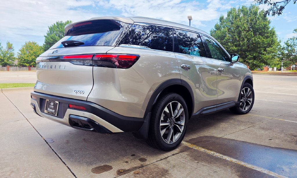 Used 2025 INFINITI QX60 Luxe AWD/4WD image 10