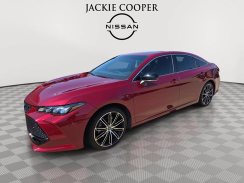 Used 2020 Toyota Avalon XSE FWD image 1