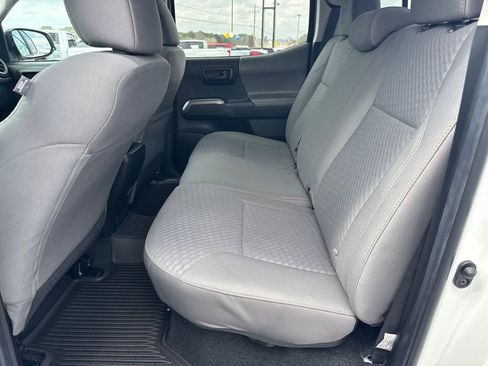 Used 2022 Toyota Tacoma SR5 w/ Technology Package image 21