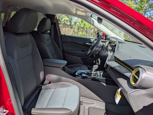 New 2026 Chevrolet Trax LT w/ Driver Confidence Package FWD image 17
