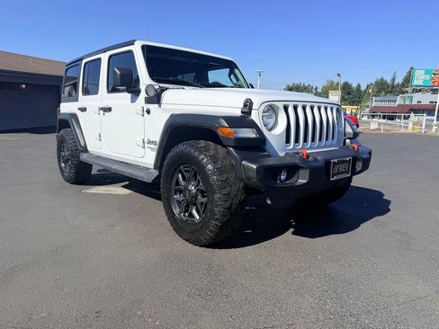 Used 2018 Jeep Wrangler Unlimited Sport w/ Technology Group AWD/4WD image 7