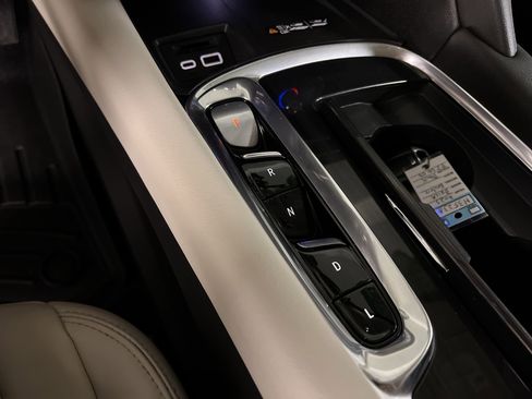 Used 2023 Buick Enclave Essence image 49