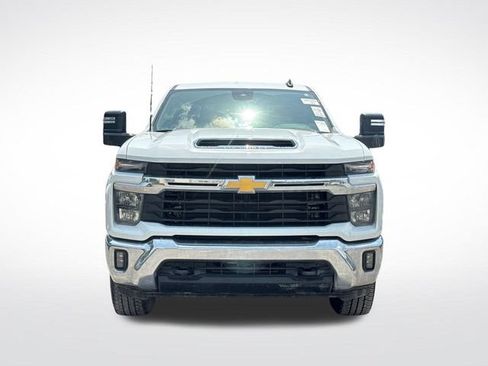 Used 2024 Chevrolet Silverado 2500 LT AWD/4WD image 10
