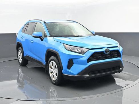 Used 2019 Toyota RAV4 LE w/ All Weather Liner Package AWD/4WD image 3