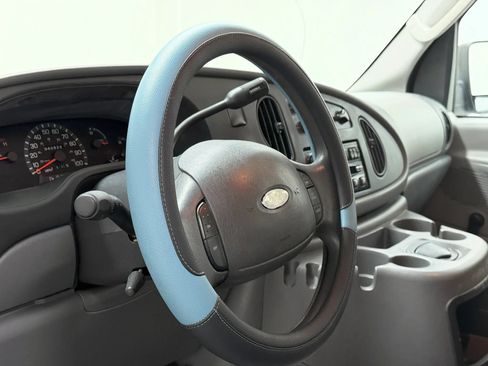 Used 2003 Ford E-350 and Econoline 350 XL RWD image 71