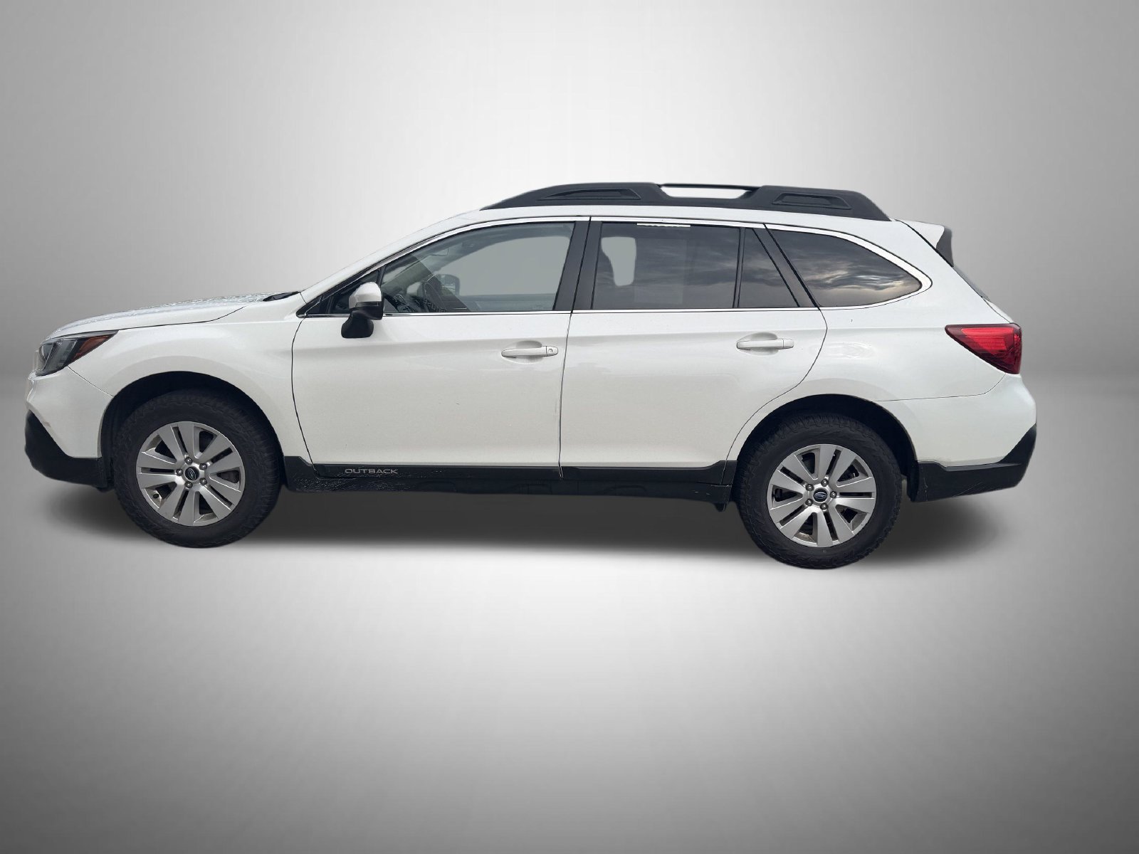 Used 2018 Subaru Outback 2.5i Premium AWD/4WD image 2