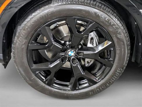 Used 2022 BMW X7 xDrive40i w/ Parking Assistance Package image 29