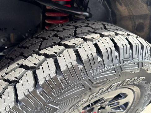Certified 2018 Toyota Tacoma TRD Pro AWD/4WD image 29
