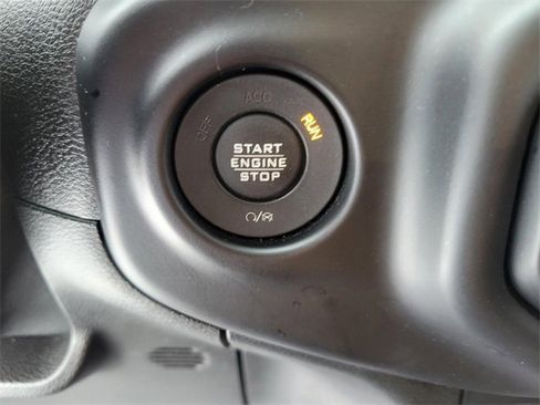 Used 2020 Jeep Gladiator Rubicon w/ Advanced Safety Group image 24