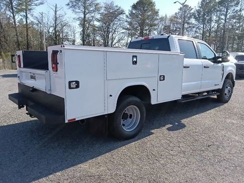 New 2026 Ford F350 XL w/ XL Chrome Package image 3