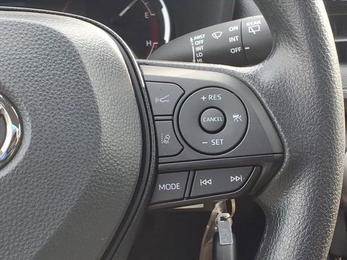 Used 2025 Toyota RAV4 LE image 29