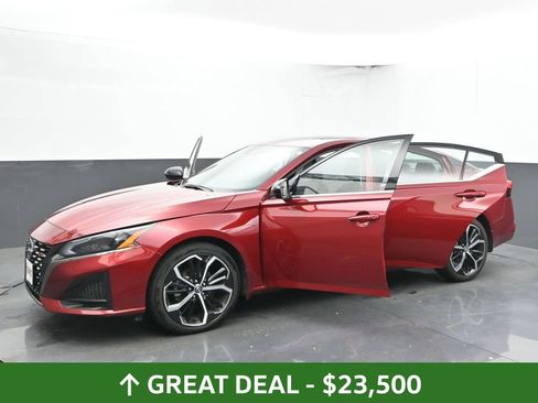 Used 2024 Nissan Altima 2.5 SR w/ SR Premium Package image 59