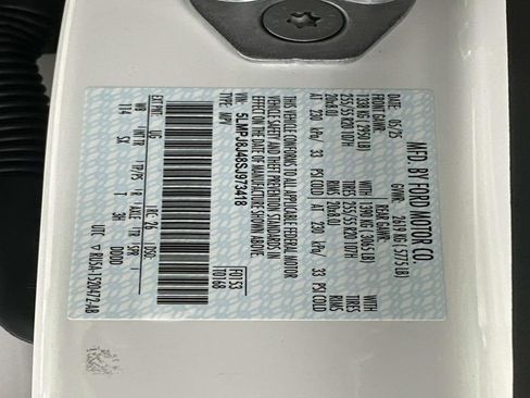 New 2025 Lincoln Nautilus Premier w/ Equipment Group 102A image 33