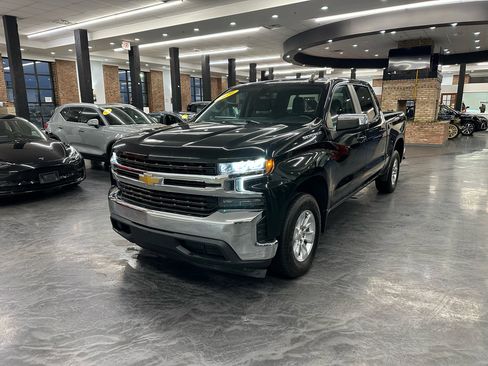 Used 2020 Chevrolet Silverado 1500 LT image 2