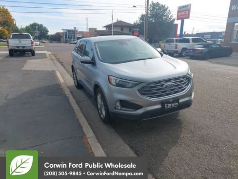 Used 2022 Ford Edge Titanium AWD/4WD image 3