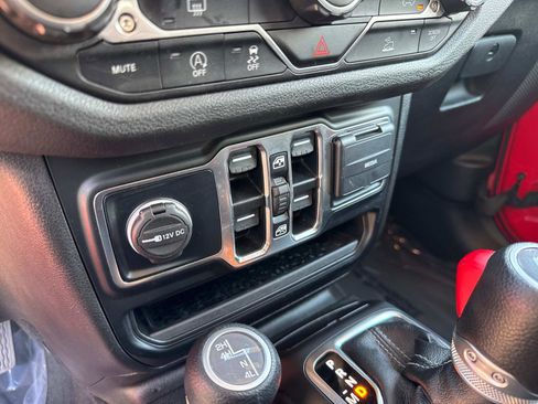Certified 2024 Jeep Wrangler Unlimited Sport AWD/4WD image 24